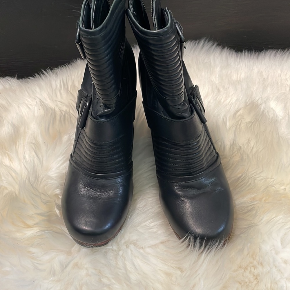 Black Dolce Vita leather wedge boots 6.5 - Picture 6 of 6
